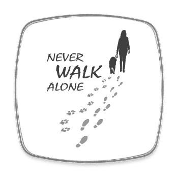 Hund - NEVER WALK ALONE, Hundeliebhaber, Gassi - Viereckiger Kühlschrankmagnet - Weiß - Vorne