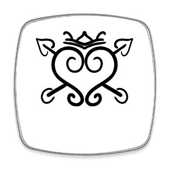 Symbole de couronne de flèche de cœur - Magnet carré - blanc - Devant