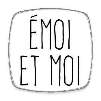 Émoi et moi - Jeu de mots poétique - Magnet carré - blanc - Devant