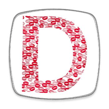 Lettre D - kiss tee shirt - Magnet carré - blanc - Devant