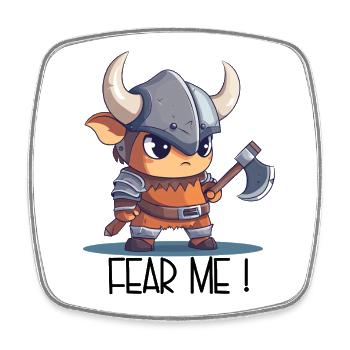 Fear Me – Süßer Cartoon Wikinger - Viereckiger Kühlschrankmagnet - Weiß - Vorne