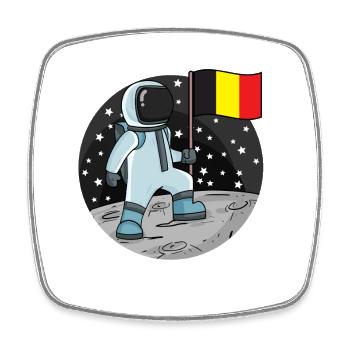 Astronaut mit belgischer Flagge im Weltraum - Viereckiger Kühlschrankmagnet - Weiß - Vorne