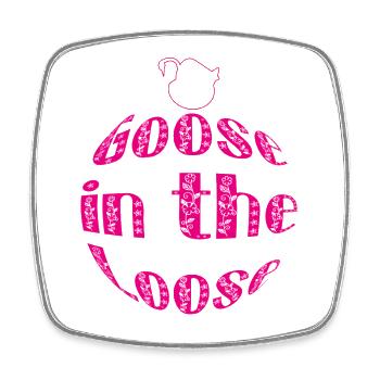 Goose on the Loose – Funny Retro Floral Typography - Magnet carré - blanc - Devant