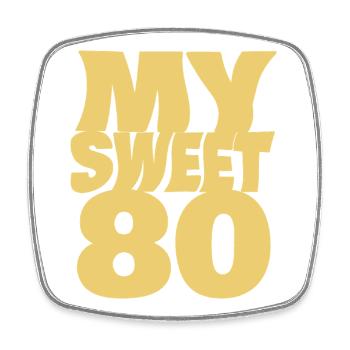 80 - Square fridge magnet - white - Front
