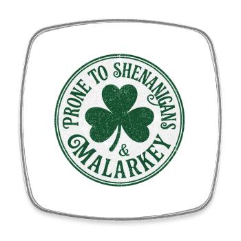 Lustige St.-Patrick's-Day-Eskapaden und Unsinn - Viereckiger Kühlschrankmagnet - Weiß - Vorne