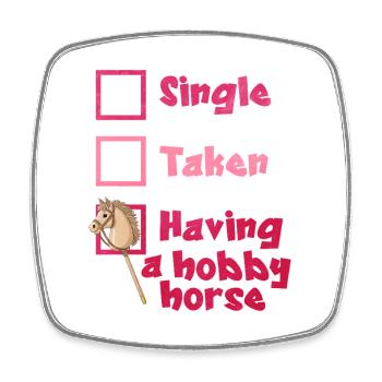 39 Single Taken Having A Hobby Horse - Viereckiger Kühlschrankmagnet - Weiß - Vorne