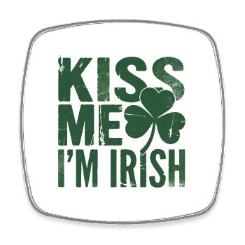 Küss mich, ich bin Irish Shamrock - Viereckiger Kühlschrankmagnet - Weiß - Vorne