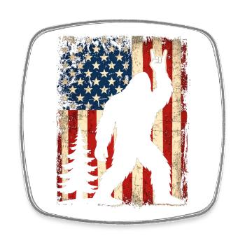 Bigfoot Rock sur le bouclier, Sasquatch Yeti Drapeau USA - Magnet carré - blanc - Devant