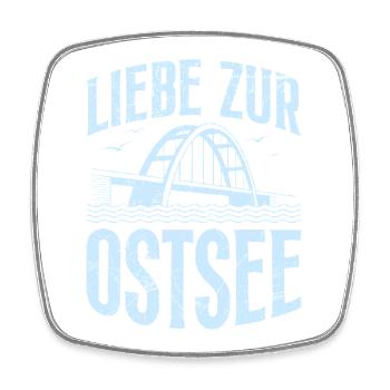 Fehmarn Souvenier LIEBE ZUR OSTSEE Lustiges - Viereckiger Kühlschrankmagnet - Weiß - Vorne