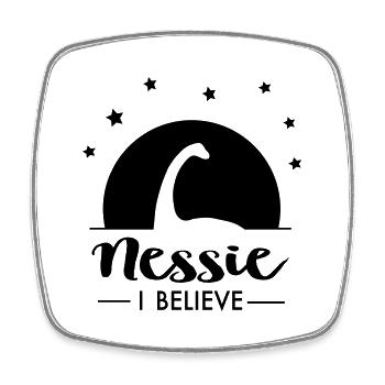 2541614 130235075 Nessie - Magnet carré - blanc - Devant