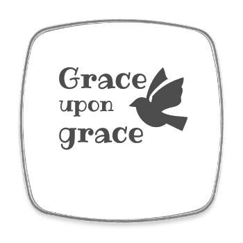 Christian Design Grace Upon Grace mit Dove - Viereckiger Kühlschrankmagnet - Weiß - Vorne