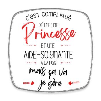 T-shirt Princesse Aide Soignante - cadeau drôle - Magnet carré - blanc - Devant