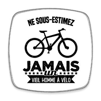Ne Sous Estimez Jamais Un Vieil Homme À Vélo - Magnet carré - blanc - Devant