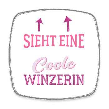 So sieht eine coole Winzerin aus Kellerei Wein - Viereckiger Kühlschrankmagnet - Weiß - Vorne