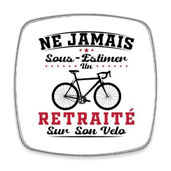 Un Retraité Sur Son Vélo Humour Retraite Cycliste - Magnet carré - blanc - Devant