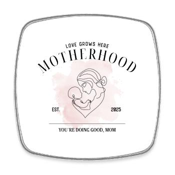Motherhood EST 2025 – Gentle Parenting Design - Viereckiger Kühlschrankmagnet - Weiß - Vorne