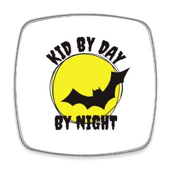 Kid by day - bat by night Kind mag Fledermäuse - Viereckiger Kühlschrankmagnet - Weiß - Vorne