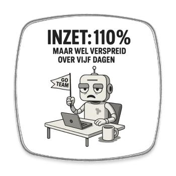ENGAGEMENT: 110% – Roboter bei der Arbeit mit trockenem Humor - Viereckiger Kühlschrankmagnet - Weiß - Vorne
