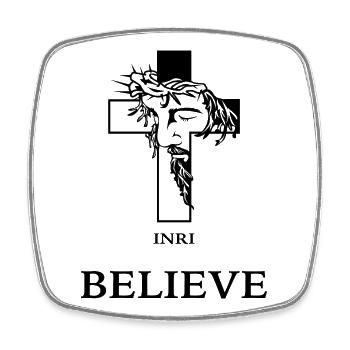 Believe – Modernes Kreuz mit Jesus - Viereckiger Kühlschrankmagnet - Weiß - Vorne