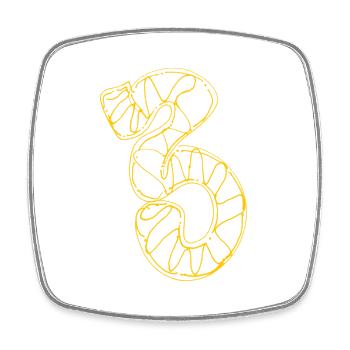 T-shirt with a 3 on it - Square fridge magnet - white - Front