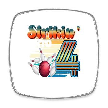 Strikin' Into 4 Bowling Bowler Célébration du 4ème anniversaire - Magnet carré - blanc - Devant