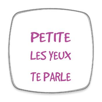 Oui Je Suis Petite Alors Baisse Les Yeux - Magnet carré - blanc - Devant