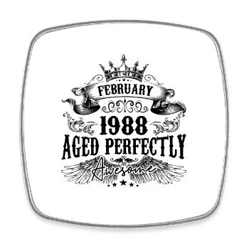 1988 | Februar Aged Perfectly 1988 Geburtstagsgeschenk - Viereckiger Kühlschrankmagnet - Weiß - Vorne