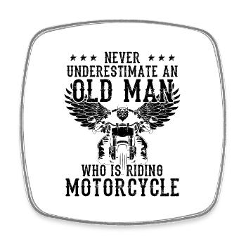 Never Underestimate And Old Man Who Is Riding Moto - Viereckiger Kühlschrankmagnet - Weiß - Vorne