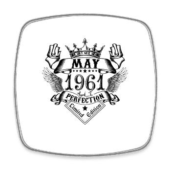 Jahrgang Mai 1961 Mai 1961 geboren im Mai - Viereckiger Kühlschrankmagnet - Weiß - Vorne