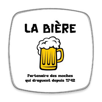 la bière partenaire des moches qui draguent - Magnet carré - blanc - Devant