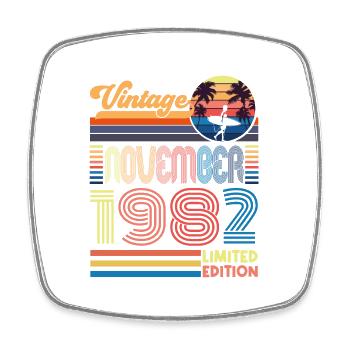 Anniversaire novembre 1982. Cadeau Novembre 1982. - Magnet carré - blanc - Devant