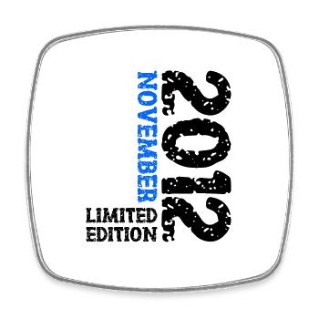 2012 Novembre Édition Limitée 11ème Anniversaire Décoration - Magnet carré - blanc - Devant