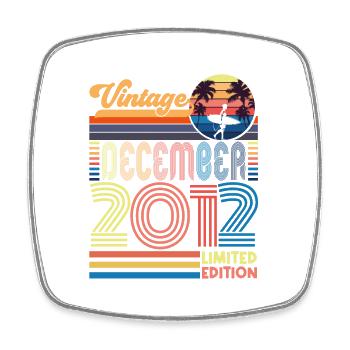 Geburtstag Dezember 2012. Geschenk Dezember 2012. - Viereckiger Kühlschrankmagnet - Weiß - Vorne