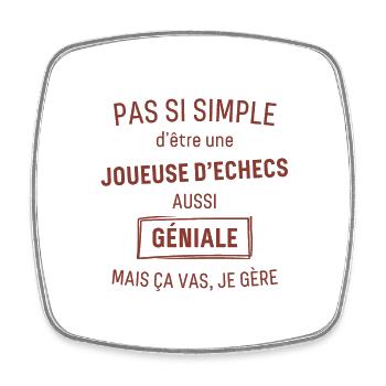 Joueuse d'echecs GÉNIALE rouge brunâtre foncé - Magnet carré - blanc - Devant
