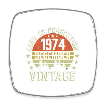 Retro Geburtstagsgeschenk - Geboren im Dezember 1974 - Viereckiger Kühlschrankmagnet - Weiß - Vorne