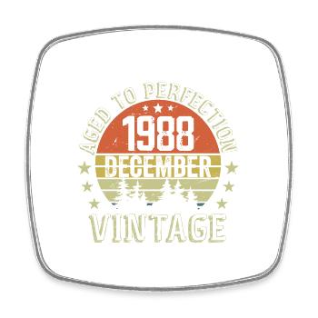 Retro Geburtstagsgeschenk - Geboren im Dezember 1988 - Viereckiger Kühlschrankmagnet - Weiß - Vorne