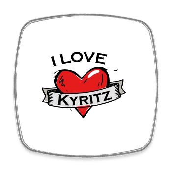 Kyritz - Ich liebe Stadtnamen in Tattoo Stil - Viereckiger Kühlschrankmagnet - Weiß - Vorne