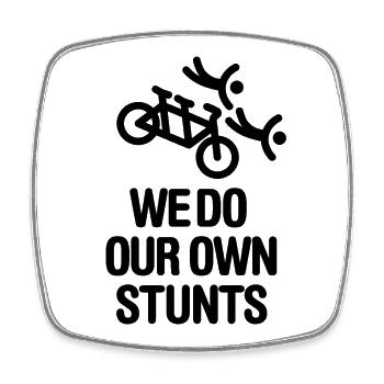 Tandem Fahrrad Radfahren, We do our own stunts - Viereckiger Kühlschrankmagnet - Weiß - Vorne