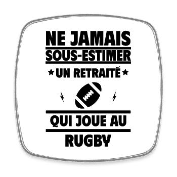 Ne jamais sous-estimer un retraité qui rugby,Sport - Magnet carré - blanc - Devant