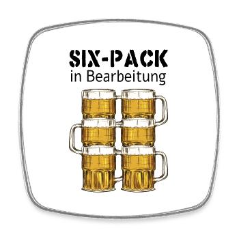 Six-Pack in Bearbeitung - Viereckiger Kühlschrankmagnet - Weiß - Vorne