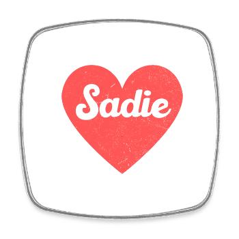 Sadie Name Rotes Herz Liebe Fan Retro - Viereckiger Kühlschrankmagnet - Weiß - Vorne