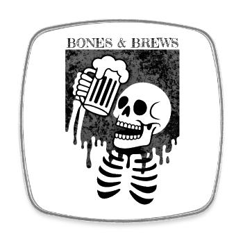 Bones and Brews - Viereckiger Kühlschrankmagnet - Weiß - Vorne