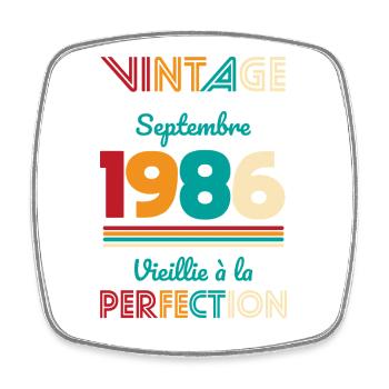 40-jähriges Jubiläum – Jahrgang – September 1986 - Viereckiger Kühlschrankmagnet - Weiß - Vorne
