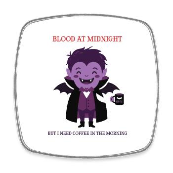 Blood At Midnight Coffee – lustiges Vampir-T-Shirt - Viereckiger Kühlschrankmagnet - Weiß - Vorne