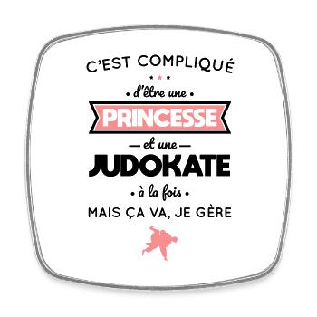Compliqué d'être une princesse et une judokate - Magnet carré - blanc - Devant