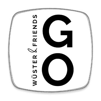 Wüster&Friends GO Logo Schwarz - Viereckiger Kühlschrankmagnet - Weiß - Vorne