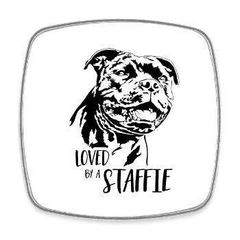 STAFFORDSHIRE BULL TERRIER aimé par un chien Staffie - Magnet carré - blanc - Devant