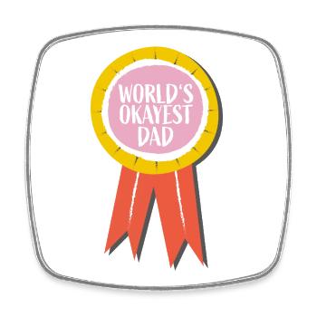 Lustiges Vater-Abzeichen– World's Okayest Dad - Viereckiger Kühlschrankmagnet - Weiß - Vorne