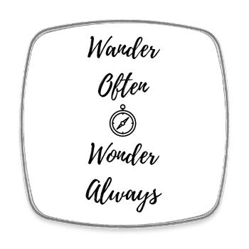 Wander Often, Wonder Always – Abenteuer Shirt - Viereckiger Kühlschrankmagnet - Weiß - Vorne