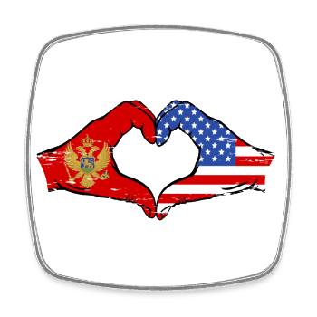 Monténégro Drapeau des États-Unis mains forme de coeur utilisé - Magnet carré - blanc - Devant